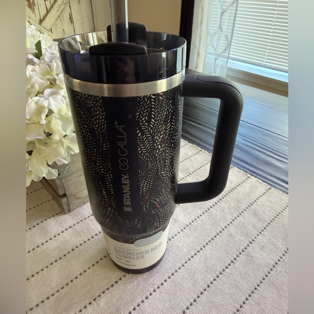 Stanley Quencher H2.0 Tumbler Black - Multi color snake pattern 30oz BRAND NEW